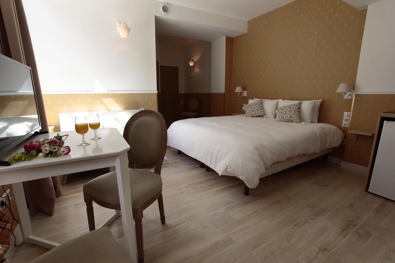 Hotel Saint Georges Troyes Exterior photo A room at the hotel