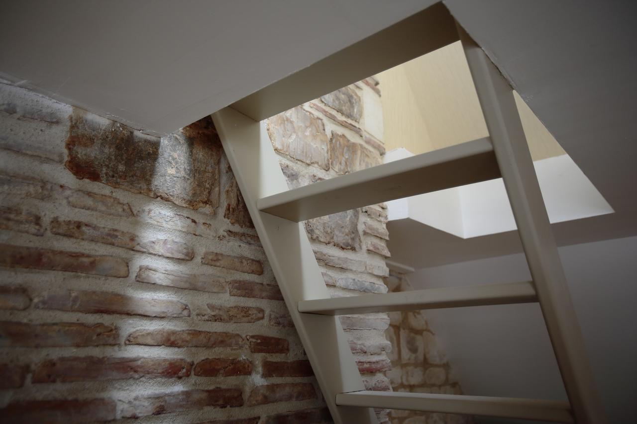 Hotel Saint Georges Troyes Exterior photo Staircase