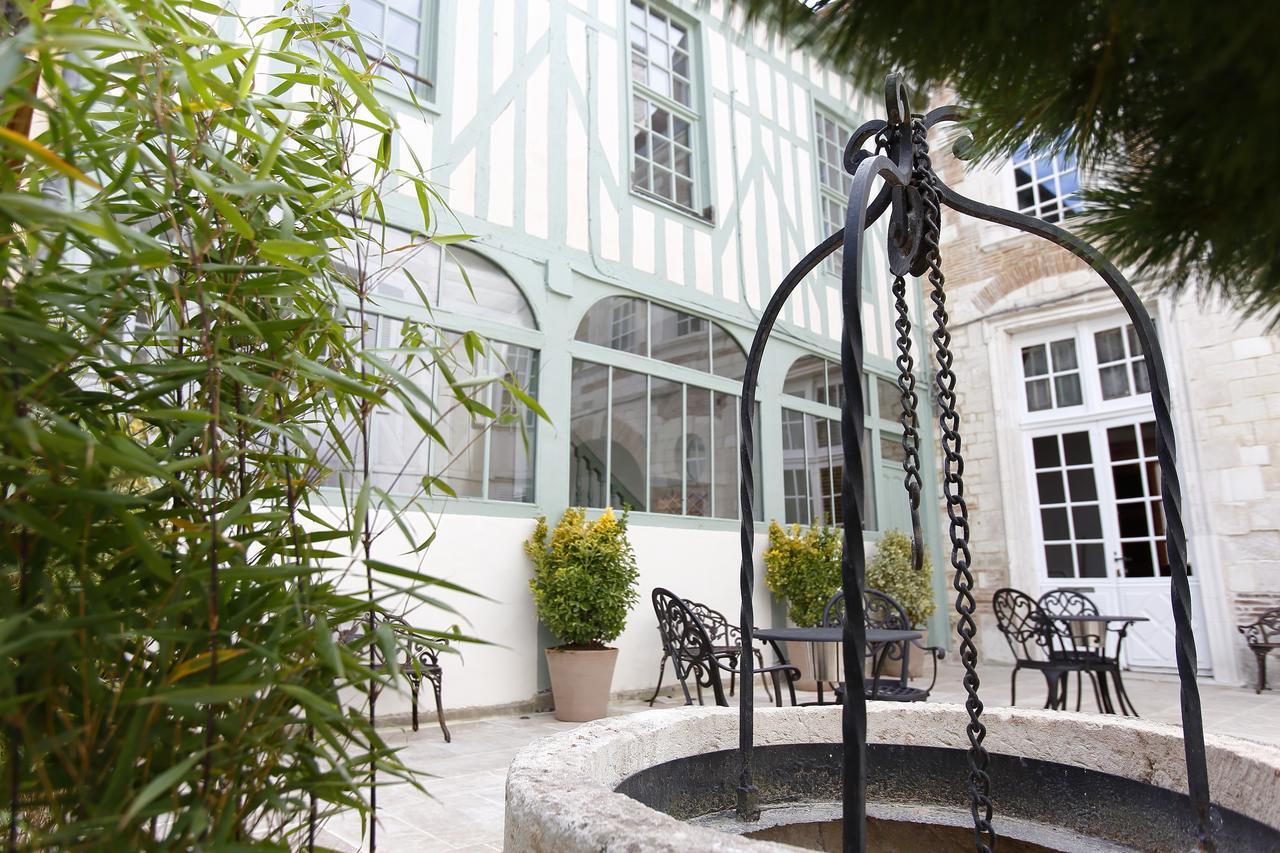 Hotel Saint Georges Troyes Exterior photo The courtyard of the hotel