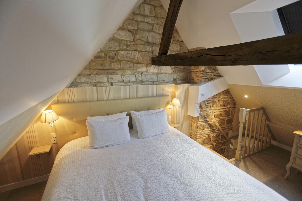 Hotel Saint Georges Troyes Exterior photo A room at the hotel